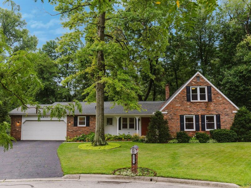 2871 E Shore Court, Columbus, OH 43231 Photo 2