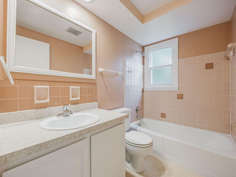 2871 E Shore Court, Columbus, OH 43231 Photo 32