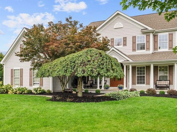 5245 Meadow Bend Drive , Lewis Center, OH 43035