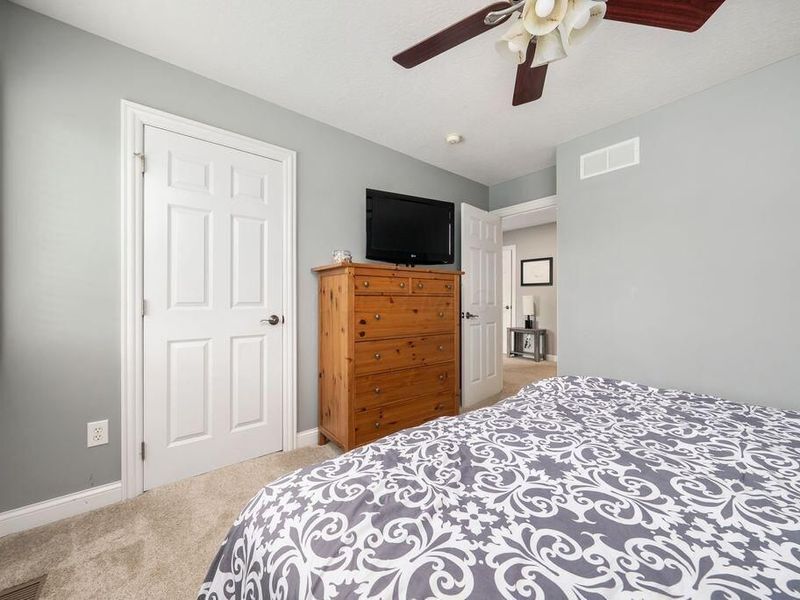 5245 Meadow Bend Drive , Lewis Center, OH 43035 Photo 39