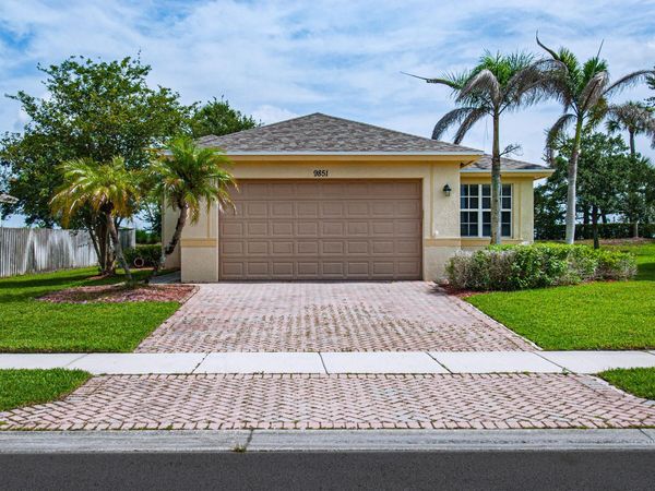 9851 E VERONA Circle, Vero Beach, FL 32966