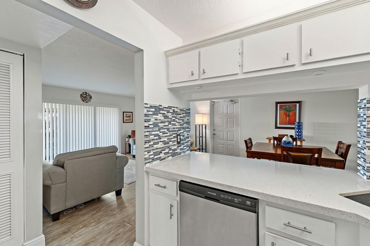 1111 Green Pine Boulevard, Unit F1, West Palm Beach, FL 33409 Photo