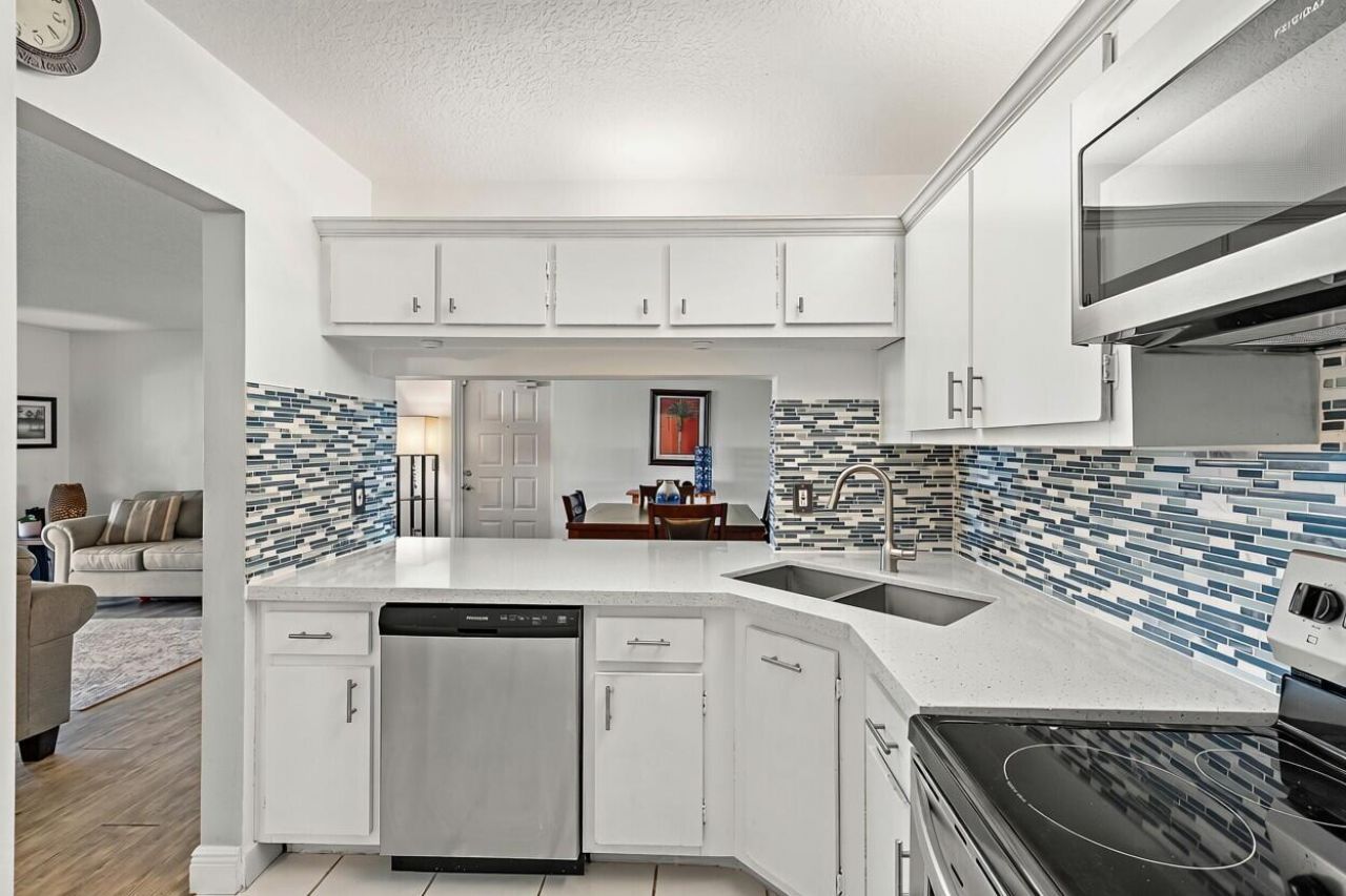 1111 Green Pine Boulevard, Unit F1, West Palm Beach, FL 33409 Photo