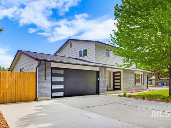 670 S Berwick Dr, Boise, ID 83706