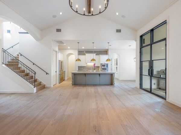 114 Golden Bear DR, Austin, TX 78738