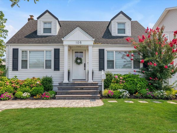 105 Ocean Avenue , Bellmore, NY 11710