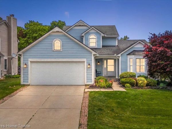 899 Hathaway Dr Drive, Auburn Hills, Mi 48326