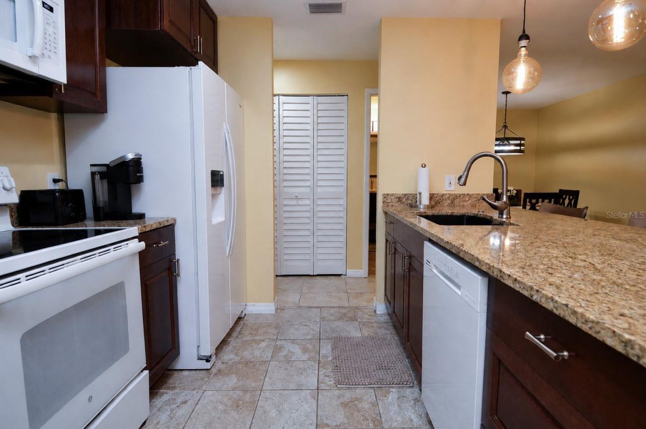 3001 58th Avenue S, Unit 1014, Saint Petersburg, FL 33712 Photo