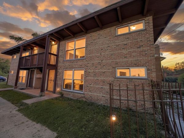 175 W 154TH Street , Harvey, IL 60426