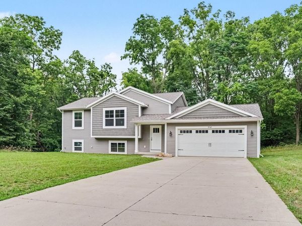 3141 Valley Vista Drive, Allegan, MI 49010