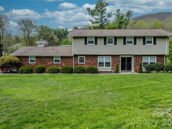 501 N Jefferson Avenue , West Jefferson, NC 28694