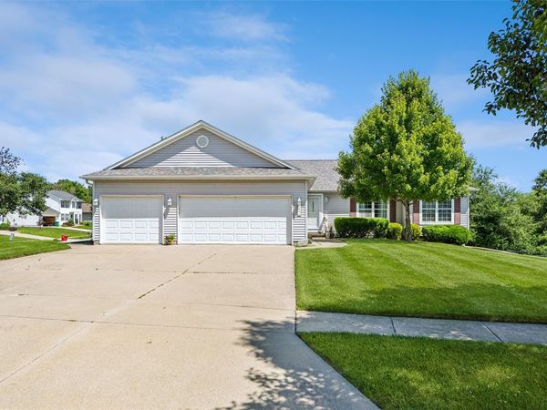 3201 SW Woods Court, Ankeny, IA 50023