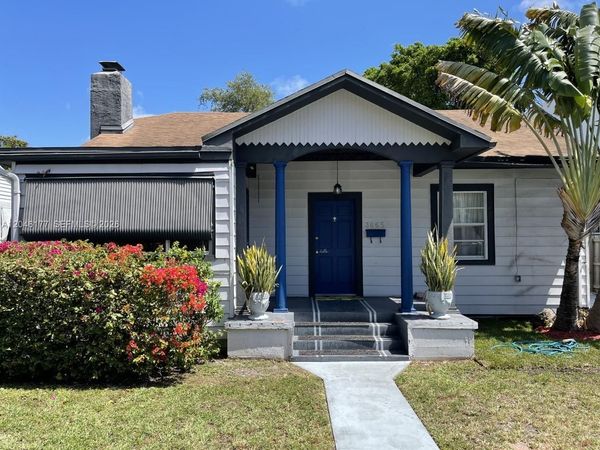 3665 SW 15th St , Miami, FL 33145