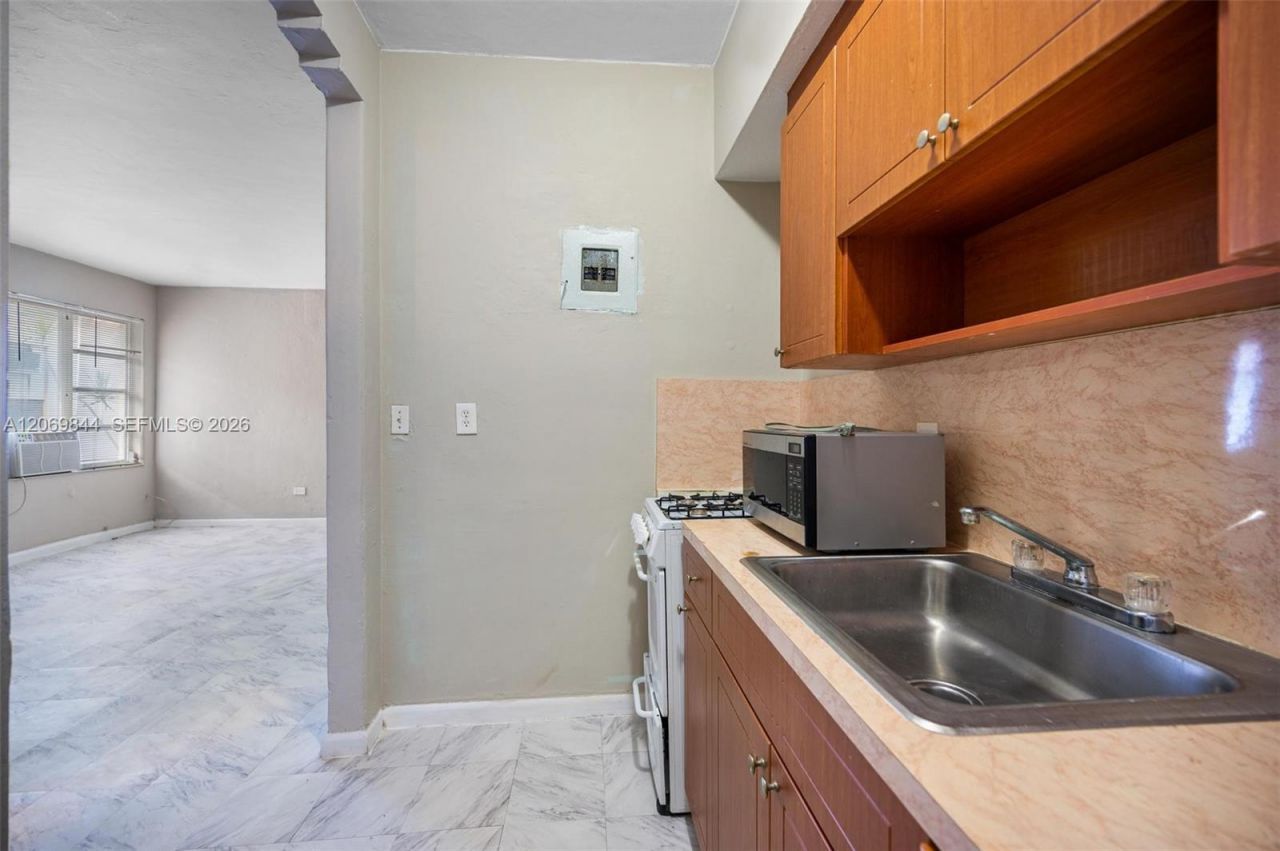 825 Alton Rd , Unit 2, Miami Beach, FL 33139 Photo