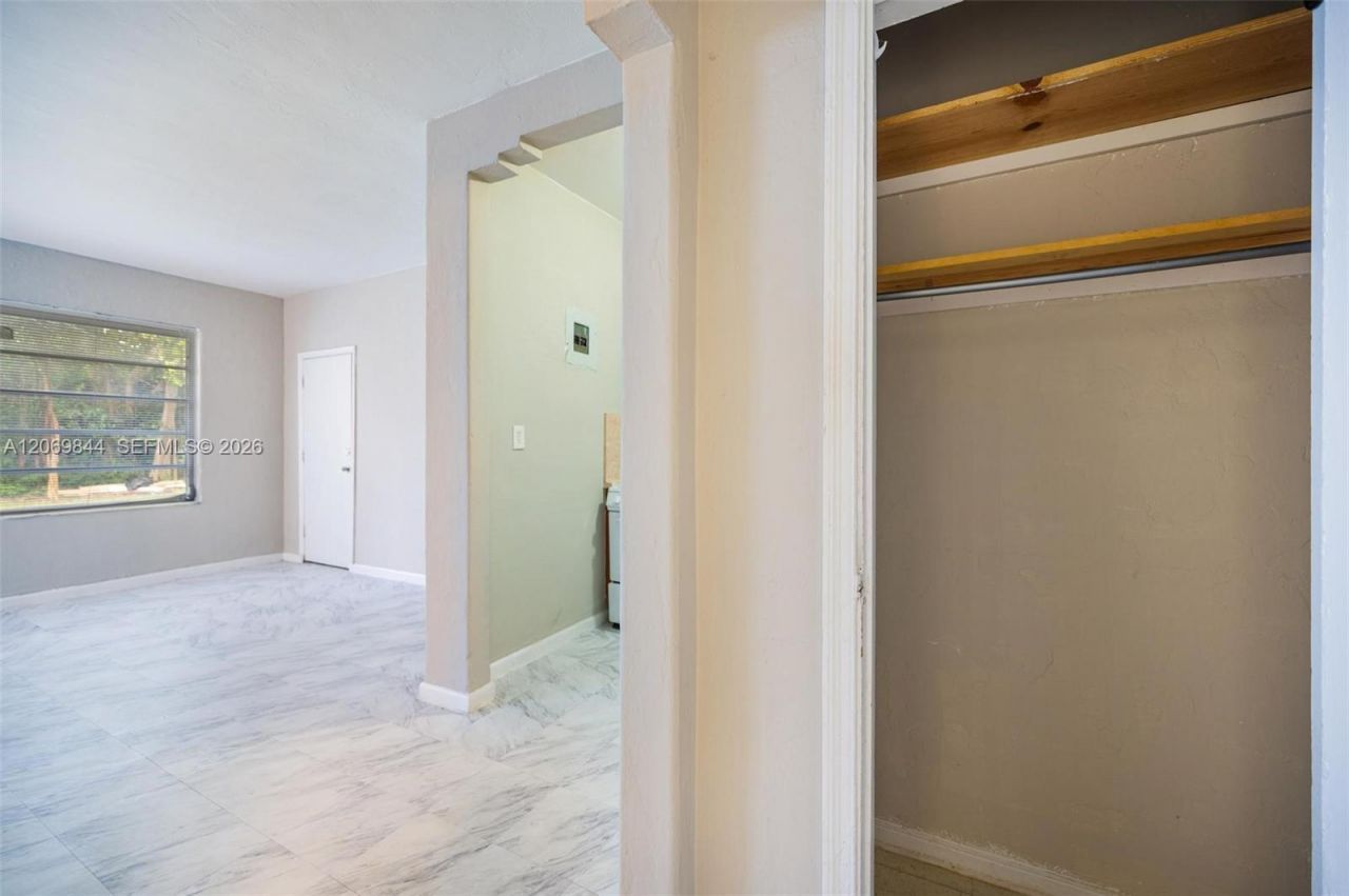 825 Alton Rd , Unit 2, Miami Beach, FL 33139 Photo