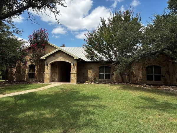 2072 County Road 1025 , Lampasas, TX 76550