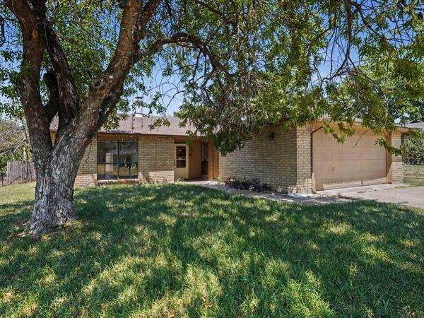 7107 Blackberry Drive, Arlington, TX 76016