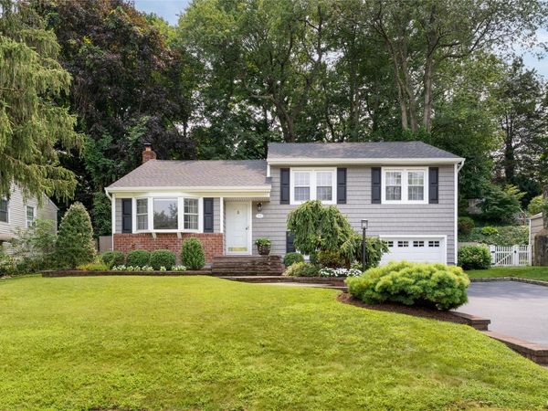 13 Longford Street, Huntington, NY 11743