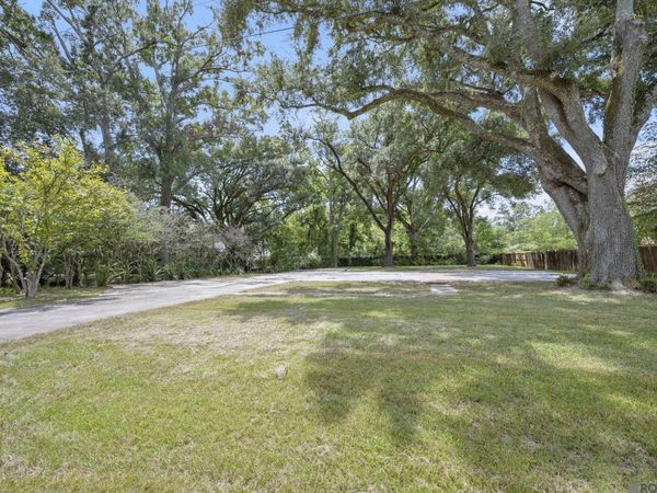 8350 Boone Ave, Baton Rouge, LA 70808