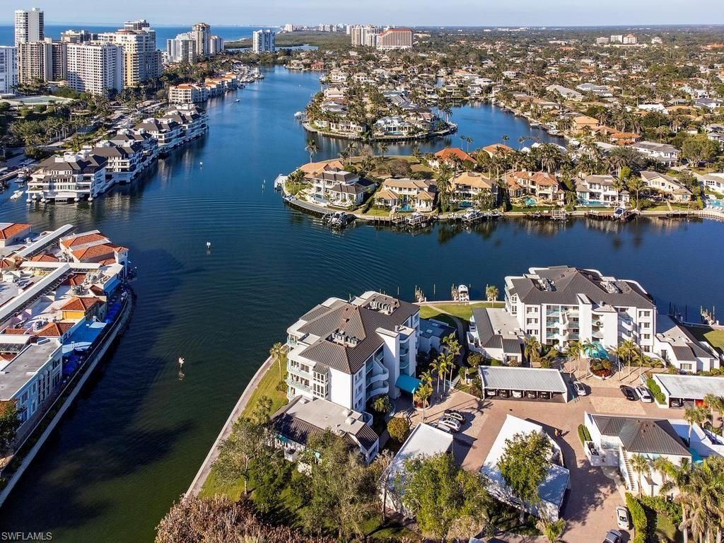 4255 Gulf Shore Blvd N, Unit 107, Naples, FL 34103 Photo