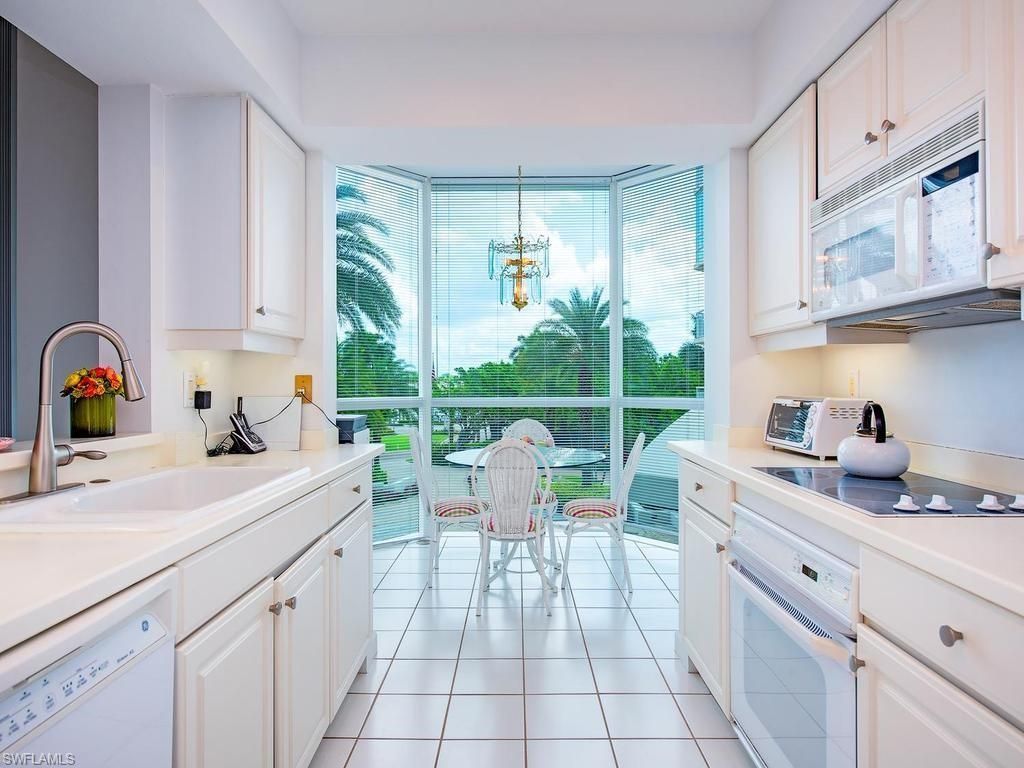 4255 Gulf Shore Blvd N, Unit 107, Naples, FL 34103 Photo