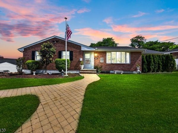 840 Lopatcong St, Belvidere, NJ 07823