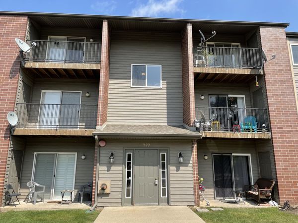 727 Elm Lane , Unit 208, Woodstock, IL 60098
