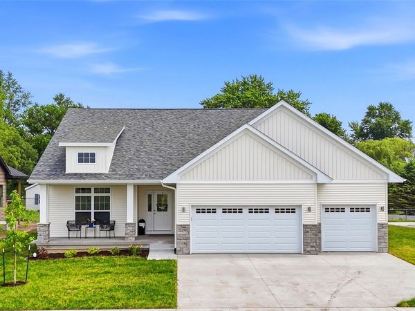 1290 Morrison Street , North Liberty, IA 52317