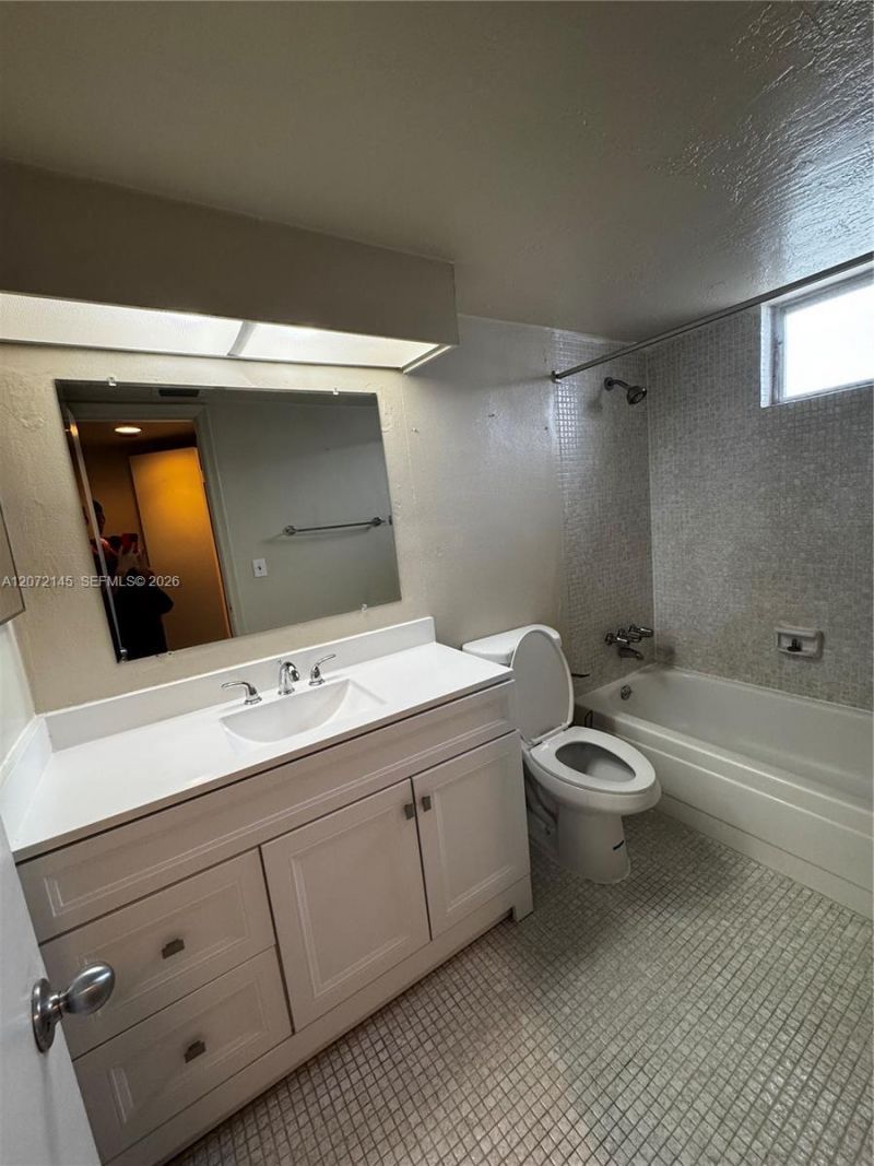 6900 N Kendall Dr, Unit A403, Pinecrest, FL 33156 Photo