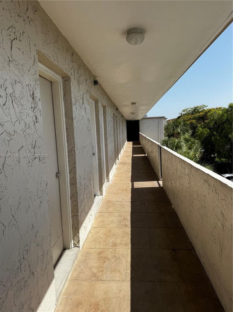 6900 N Kendall Dr , Unit A403, Pinecrest, FL 33156 Photo