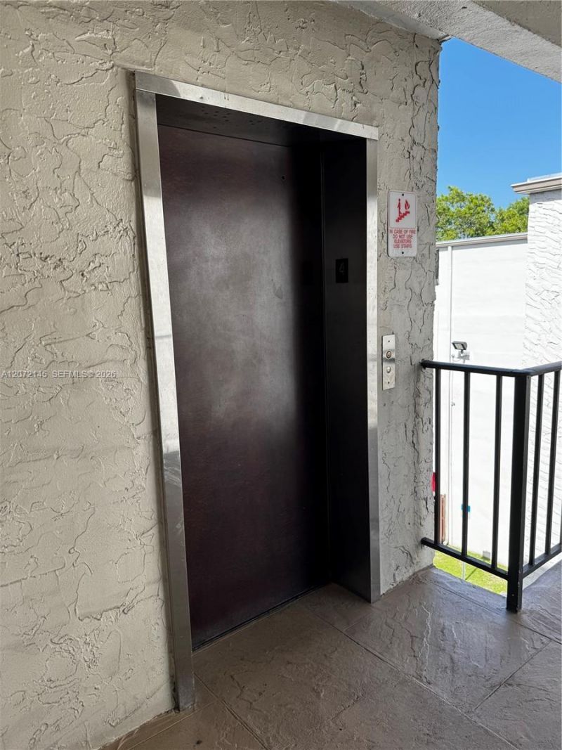 6900 N Kendall Dr , Unit A403, Pinecrest, FL 33156 Photo