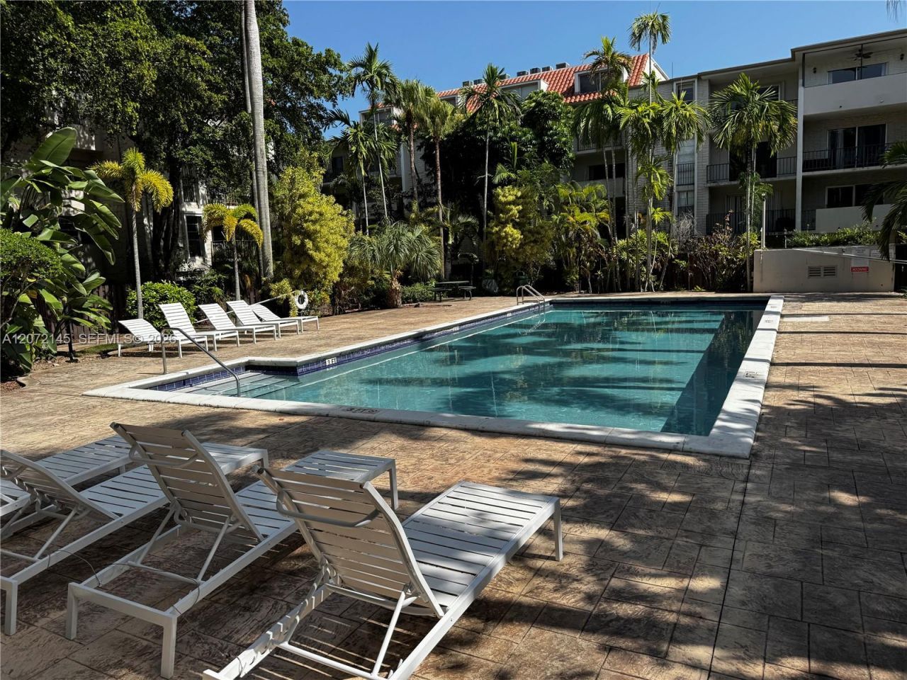 6900 N Kendall Dr , Unit A403, Pinecrest, FL 33156 Photo