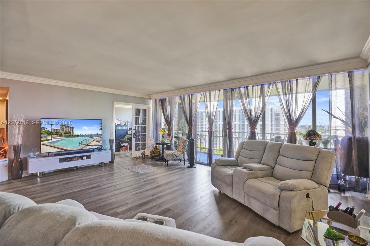 11113 Biscayne Blvd , Unit 1156, Miami, FL 33181 Photo