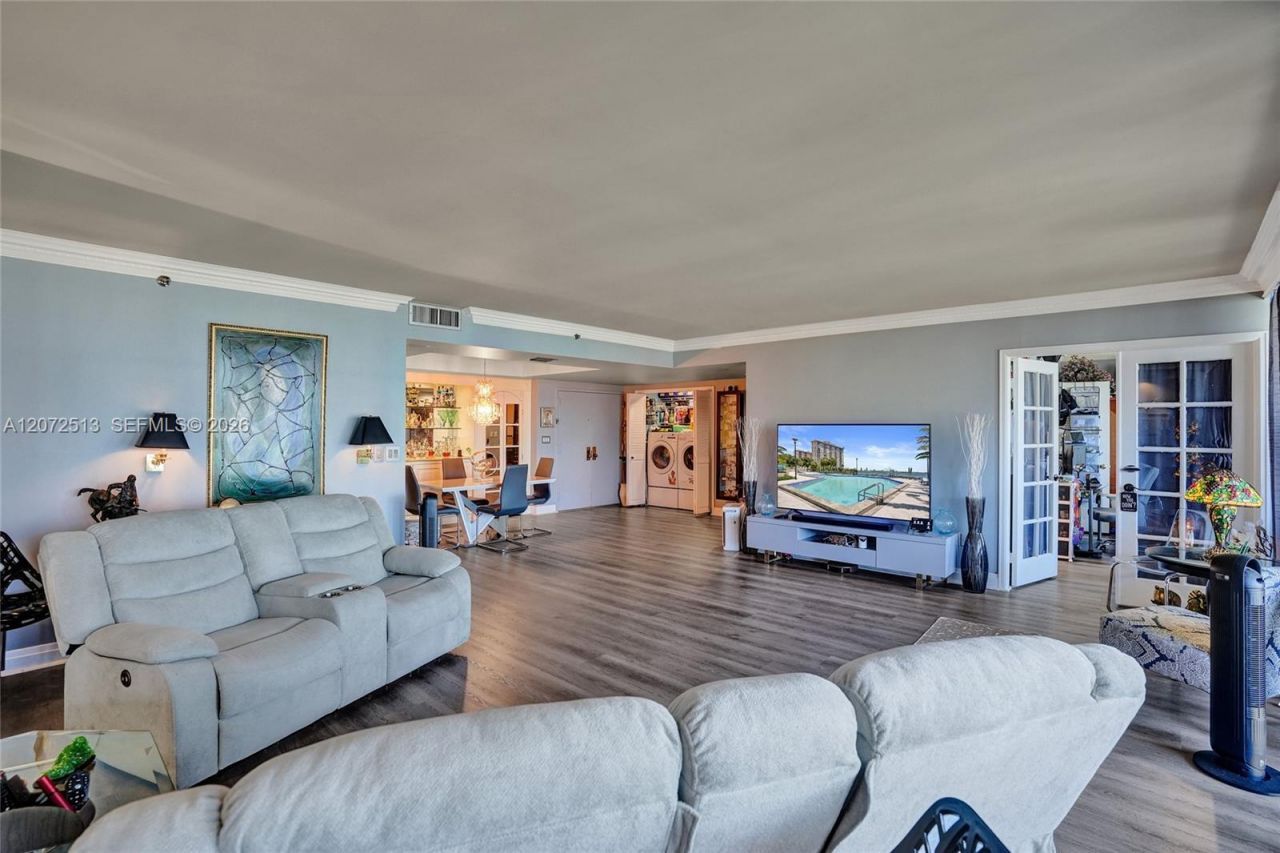 11113 Biscayne Blvd , Unit 1156, Miami, FL 33181 Photo
