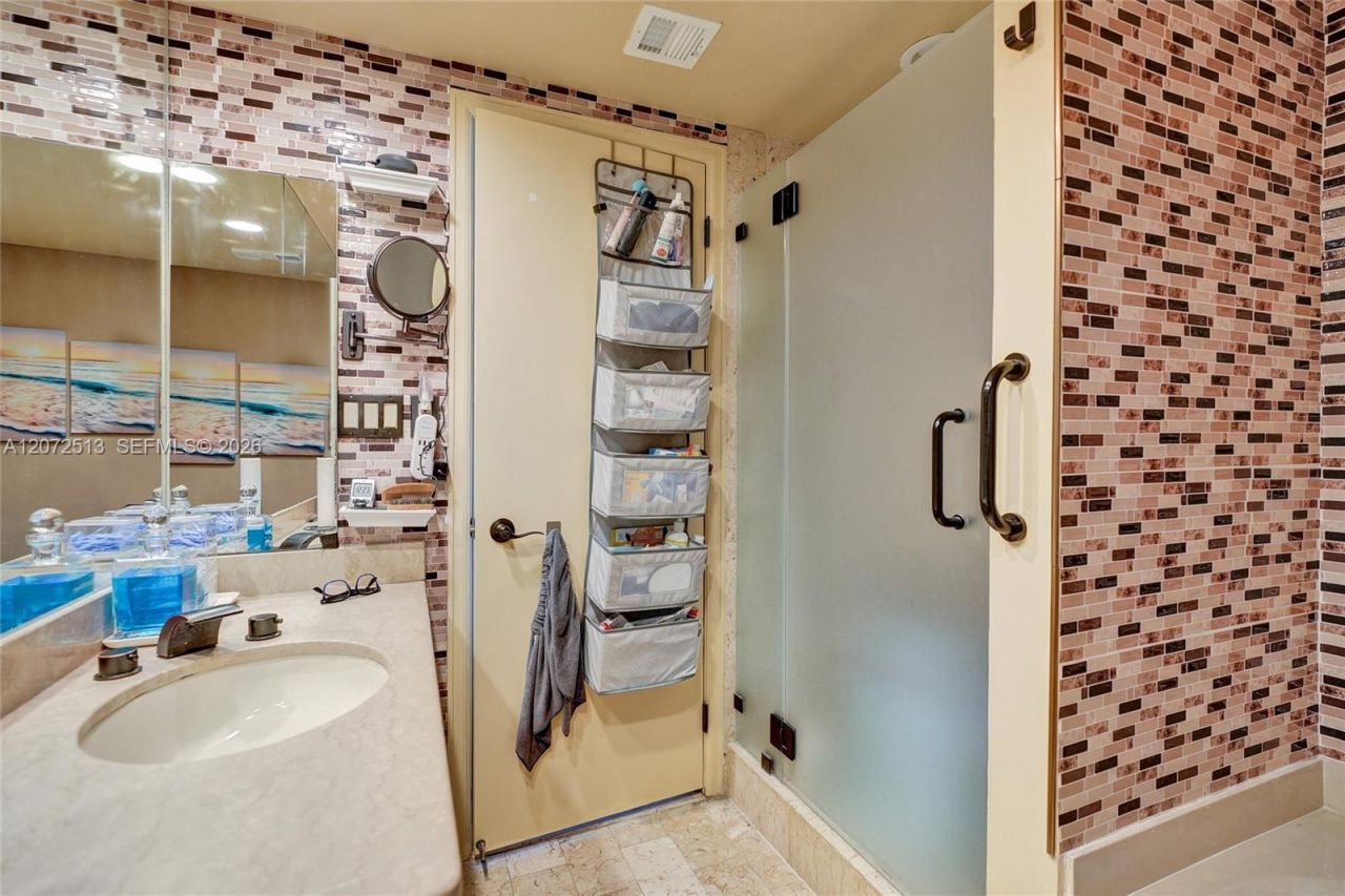 11113 Biscayne Blvd , Unit 1156, Miami, FL 33181 Photo