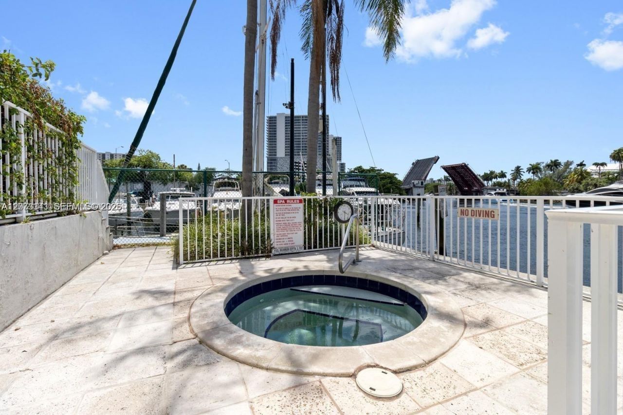 1720 NW N River Dr , Unit 602, Miami, FL 33125 Photo