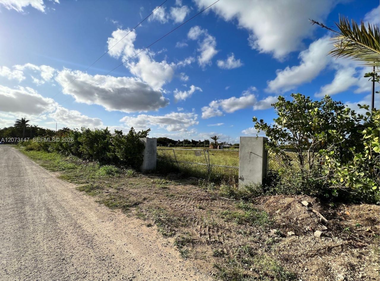 22135 SW 260th St, Homestead, FL 33031 Photo