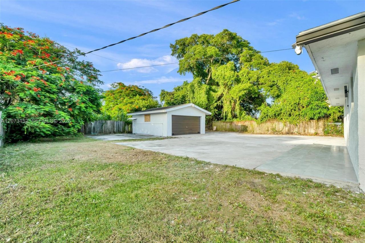 11815 SW 222nd St , Miami, FL 33170 Photo