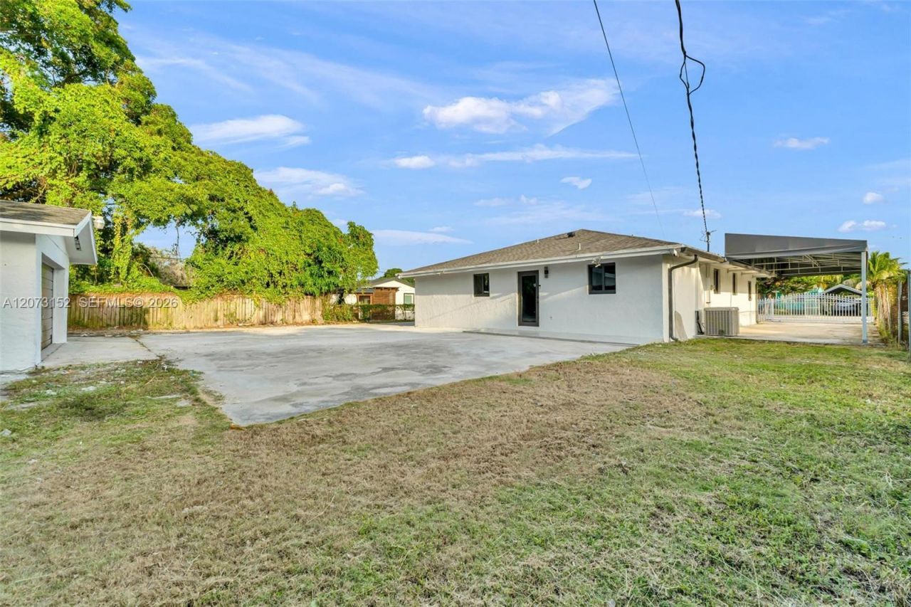 11815 SW 222nd St , Miami, FL 33170 Photo