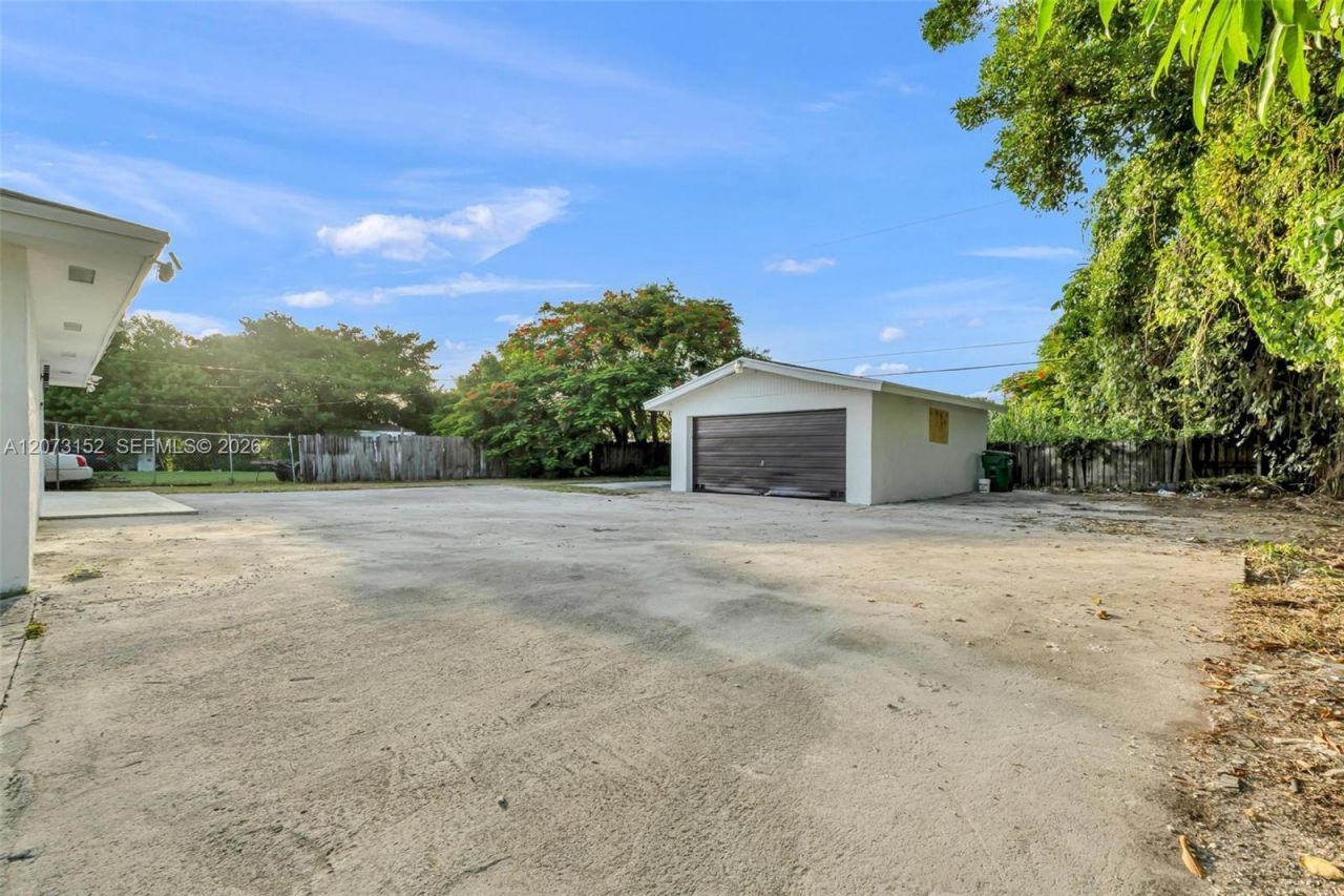 11815 SW 222nd St , Miami, FL 33170 Photo