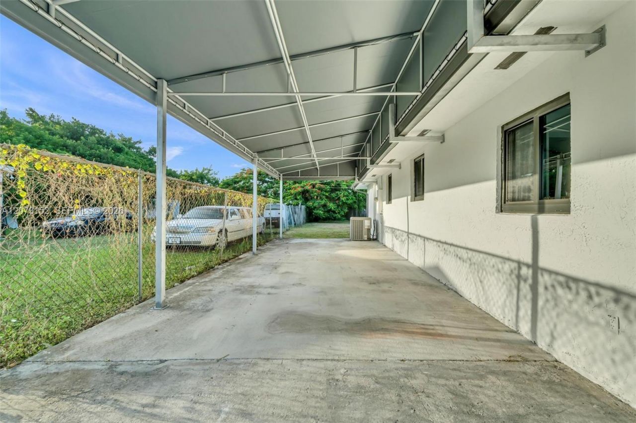 11815 SW 222nd St , Miami, FL 33170 Photo