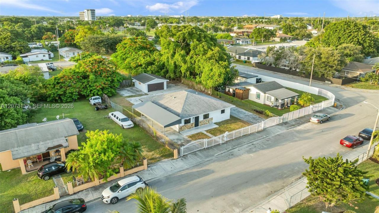 11815 SW 222nd St , Miami, FL 33170 Photo