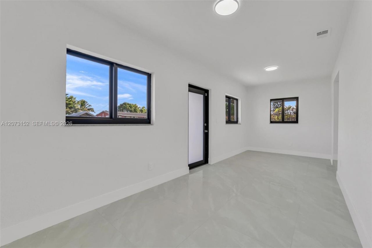 11815 SW 222nd St , Miami, FL 33170 Photo