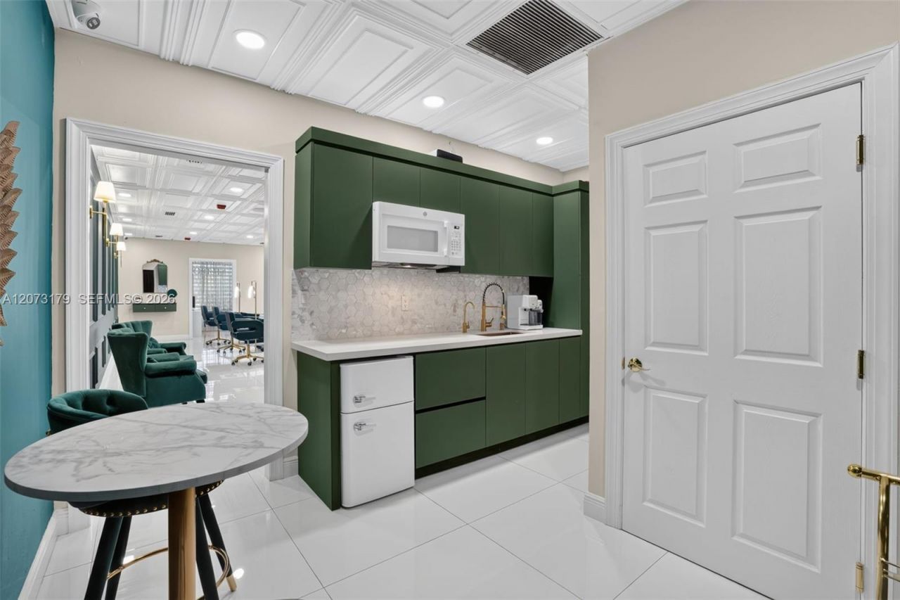 Turnkey Permanent Makeup & Beauty Studio For Sale, Miami, FL 33165 Photo