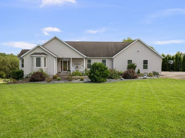 701 Sarah Lane , Clinton, IA 52732