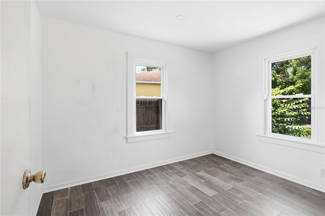 5552 Crissman Drive N, Saint Petersburg, FL 33714 Photo