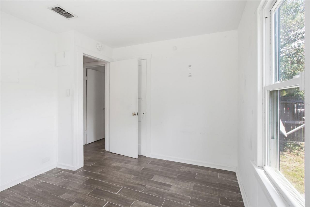 5552 Crissman Drive N, Saint Petersburg, FL 33714 Photo