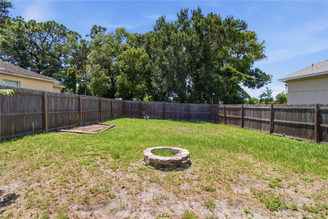 5552 Crissman Drive N, Saint Petersburg, FL 33714 Photo