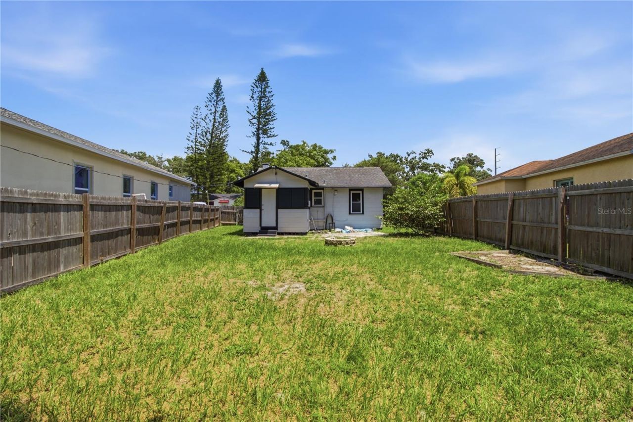 5552 Crissman Drive N, Saint Petersburg, FL 33714 Photo