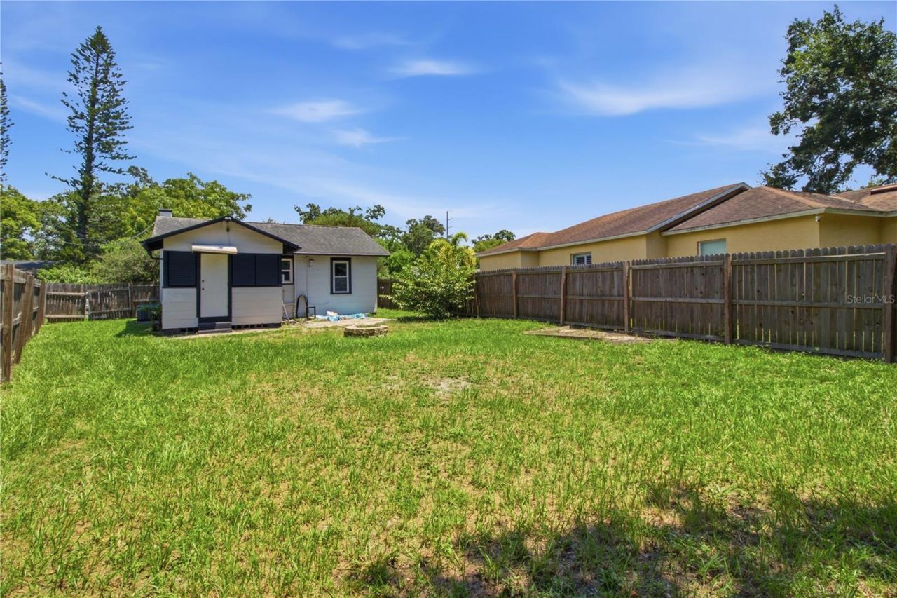 5552 Crissman Drive N, Saint Petersburg, FL 33714 Photo